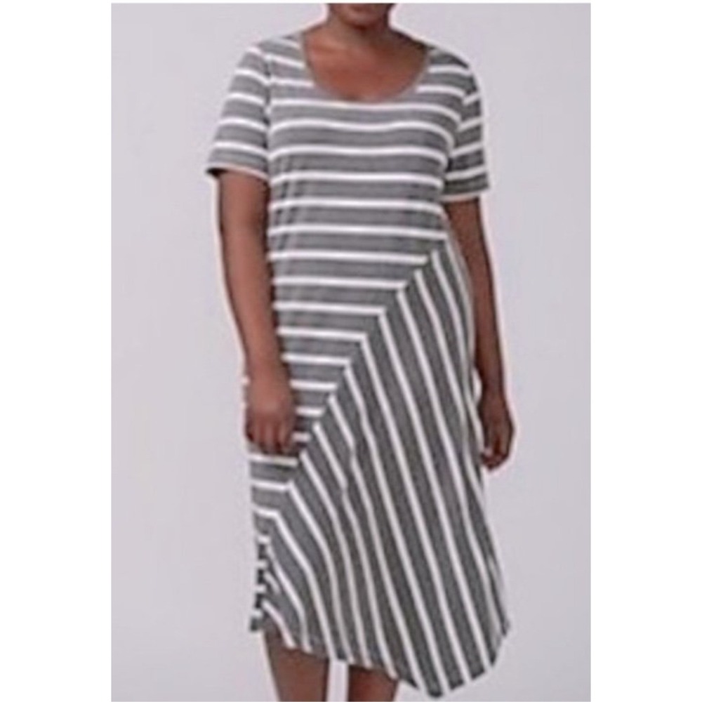 Lane Bryant T-Shirt Dress 22/24 GrayWhite Asymmetrical Stripe Minimalist Coastal